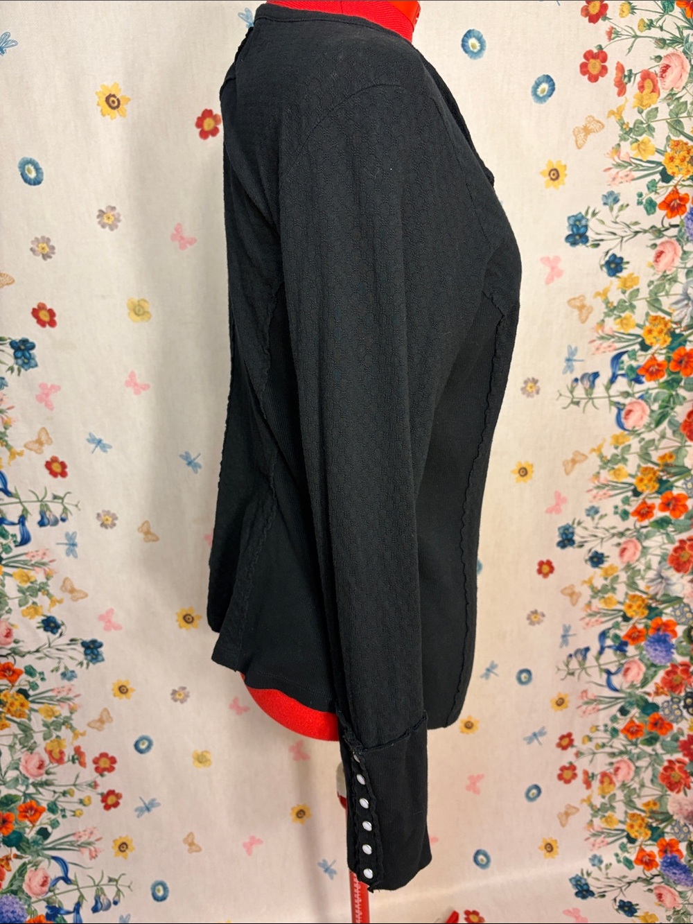 Idyllwind - 100% Cotton Black Long-Sleeve Textured Henley w/ Snap Placket - Picture 5 of 10